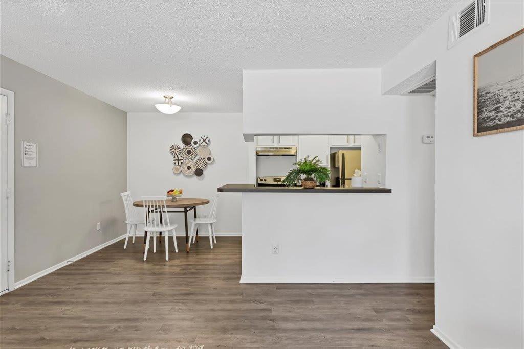 Special Apartment 1Br With Gym And Parking Μπράντεντον Εξωτερικό φωτογραφία