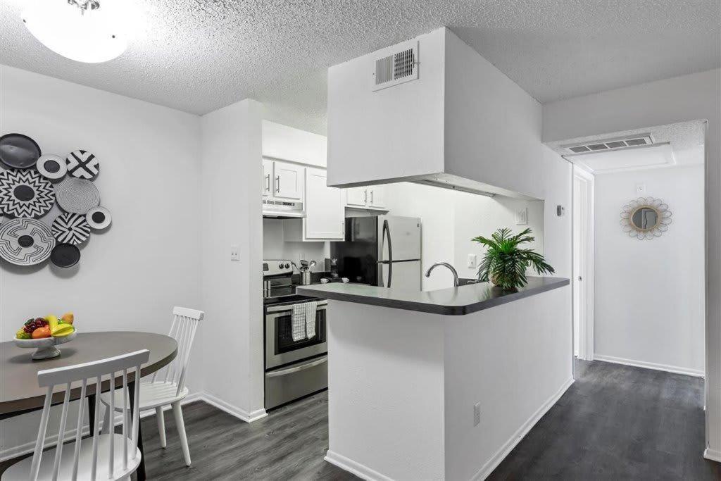 Special Apartment 1Br With Gym And Parking Μπράντεντον Εξωτερικό φωτογραφία