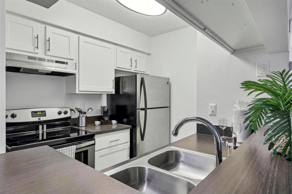 Special Apartment 1Br With Gym And Parking Μπράντεντον Εξωτερικό φωτογραφία